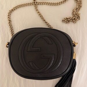 Gucci Pebbled Calfskin Mini SoHo Chain in Black